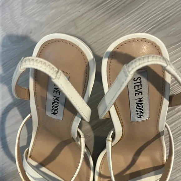 Steve Madden Cream Heels Strappy Sandals
Good condition - Picture 5 of 7